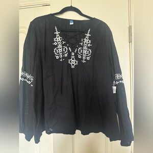 Old Navy Black Peasant Tunic with White Embroidery